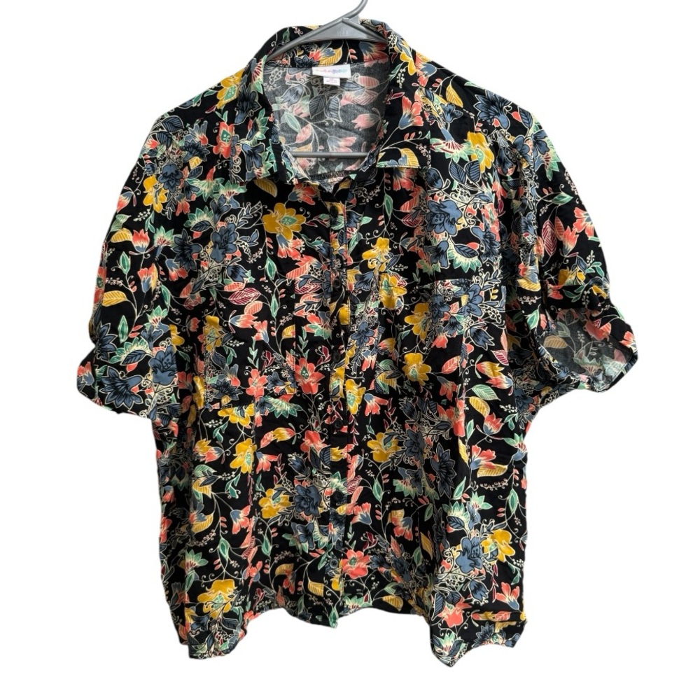 LuLaRoe Floral Button‎ Down Crop Top, size Medium